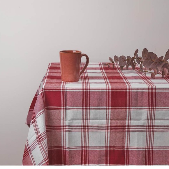 New Dolly Parton Fabric Tablecloth Red Limited Collection County Farmhouse - Picture 2 of 9